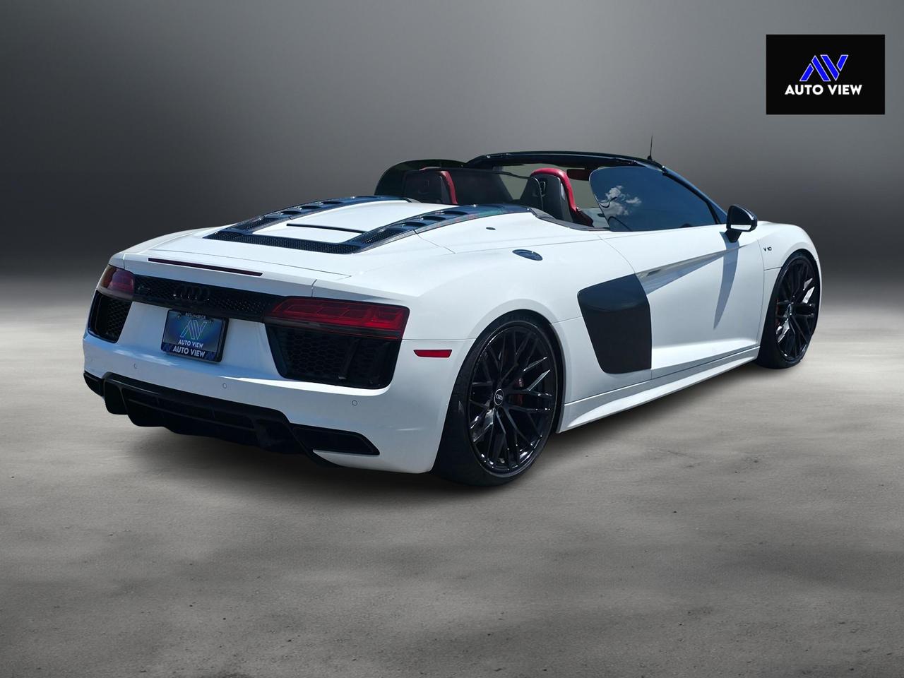 2017 Audi R8 Spyder *V10 & CONVERTIBLE* Photo