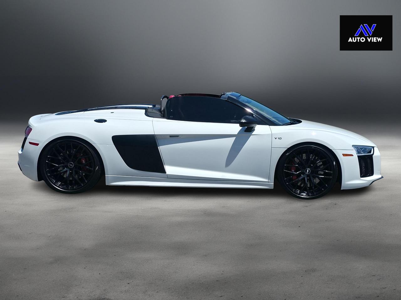 2017 Audi R8 Spyder *V10 & CONVERTIBLE* Photo