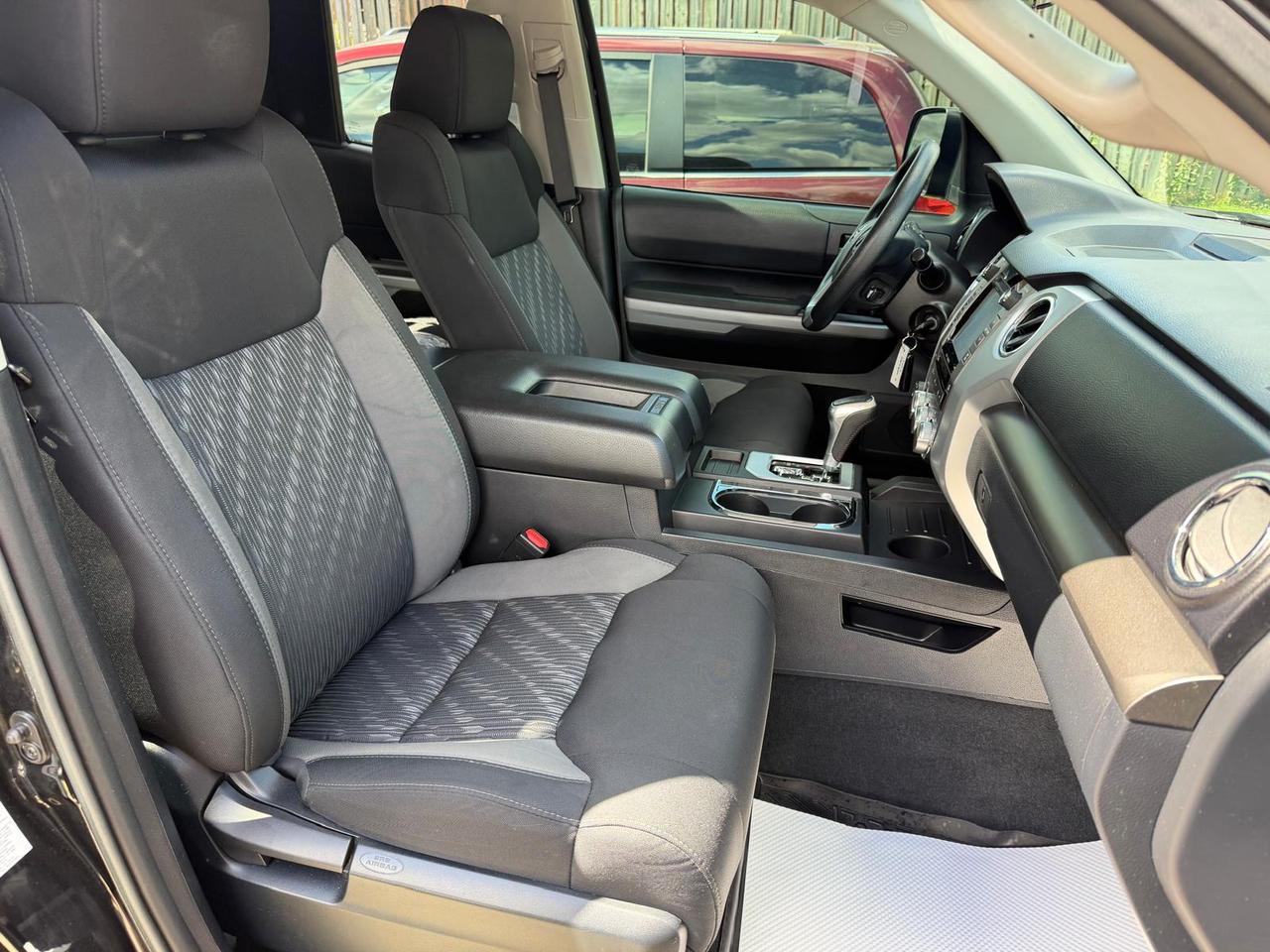 2018 Toyota Tundra 4x4 Double Cab 5.7L Photo