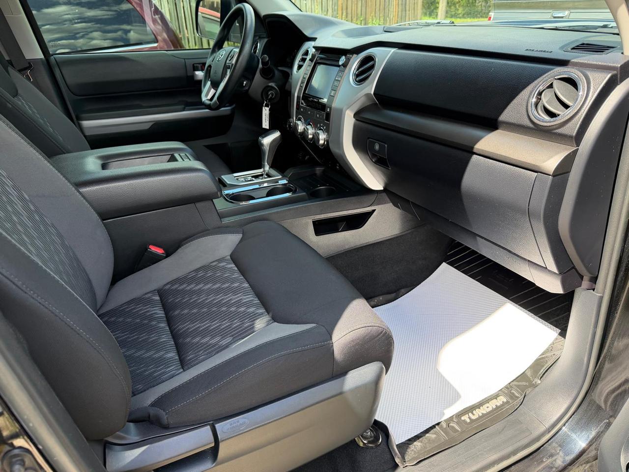 2018 Toyota Tundra 4x4 Double Cab 5.7L Photo