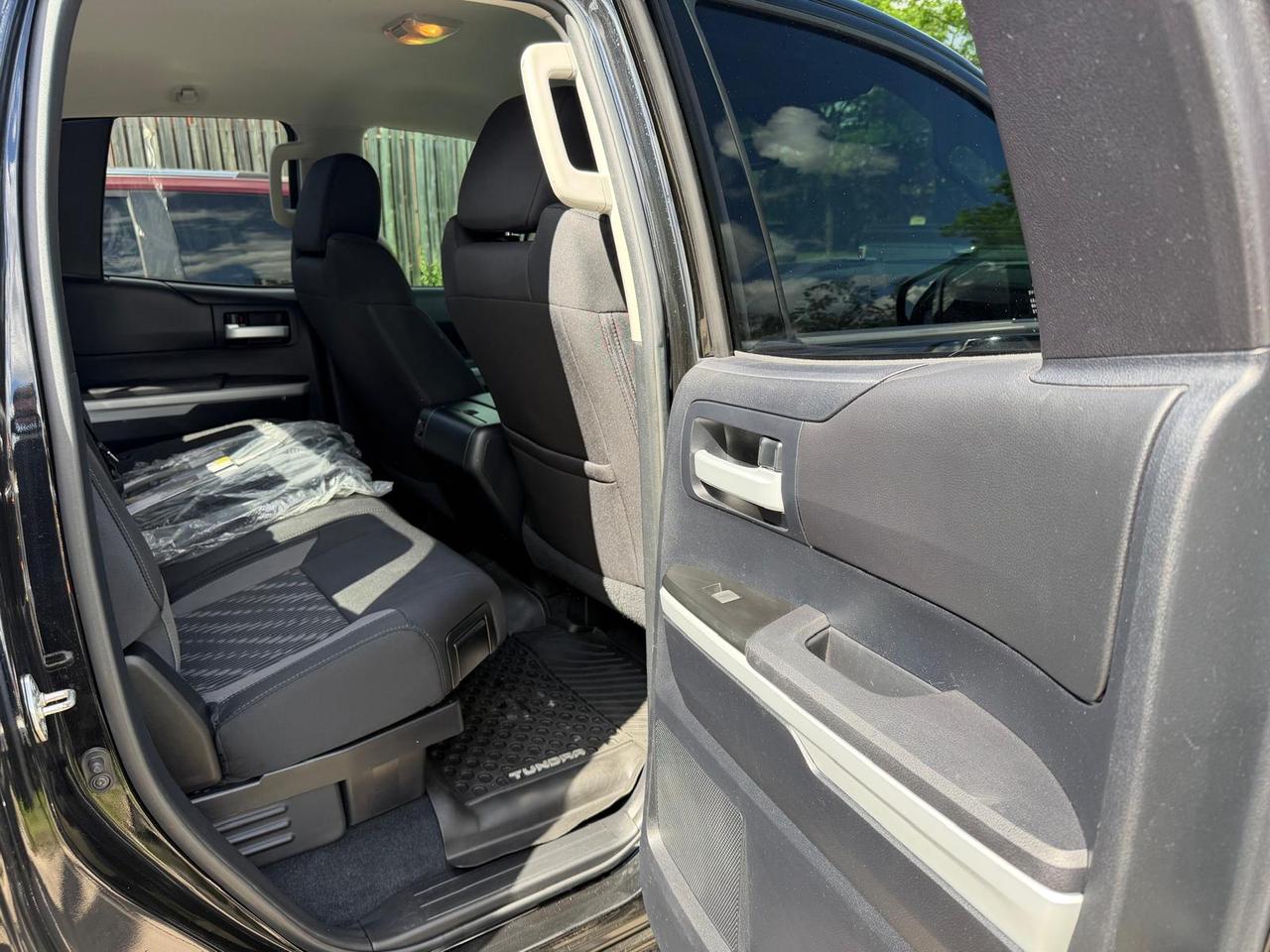 2018 Toyota Tundra 4x4 Double Cab 5.7L Photo