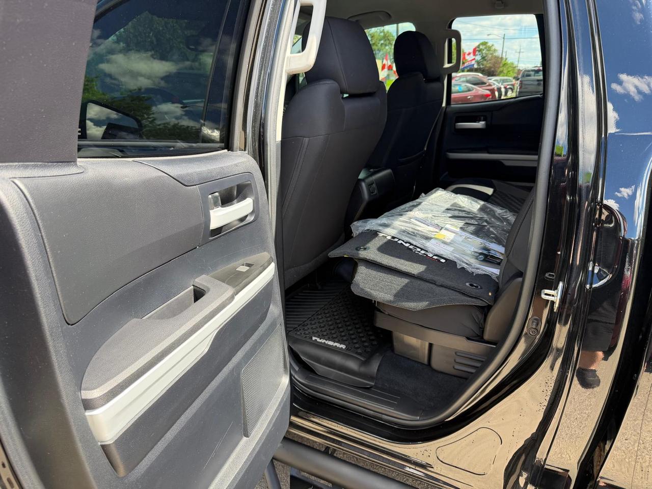 2018 Toyota Tundra 4x4 Double Cab 5.7L Photo