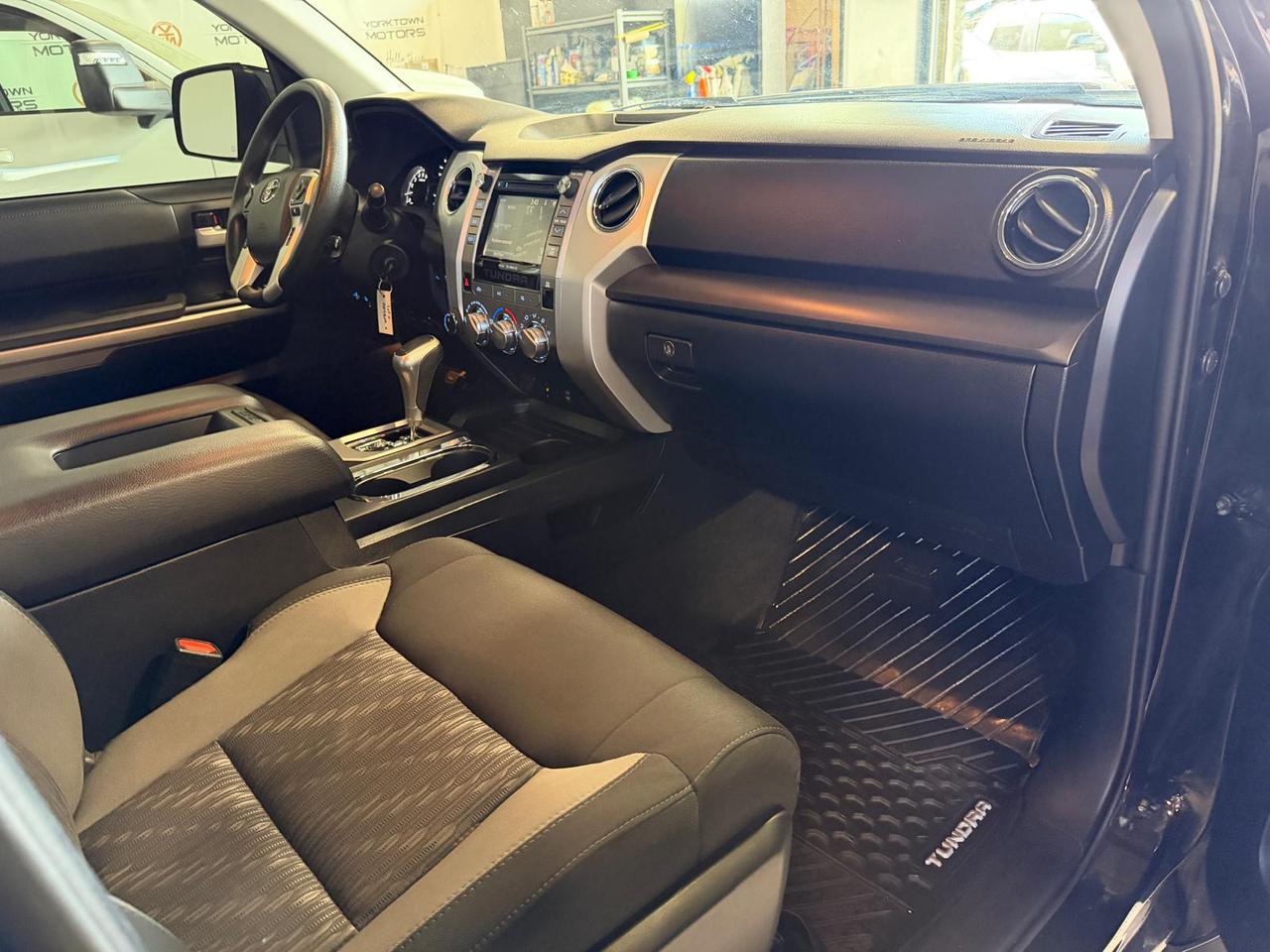 2018 Toyota Tundra 4x4 Double Cab 5.7L Photo