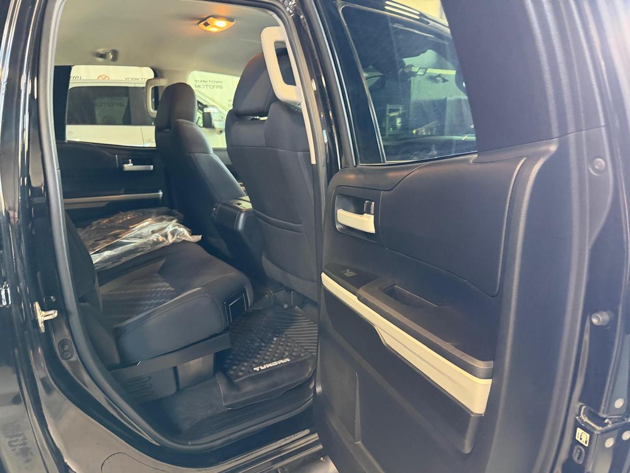 2018 Toyota Tundra 4x4 Double Cab 5.7L Photo