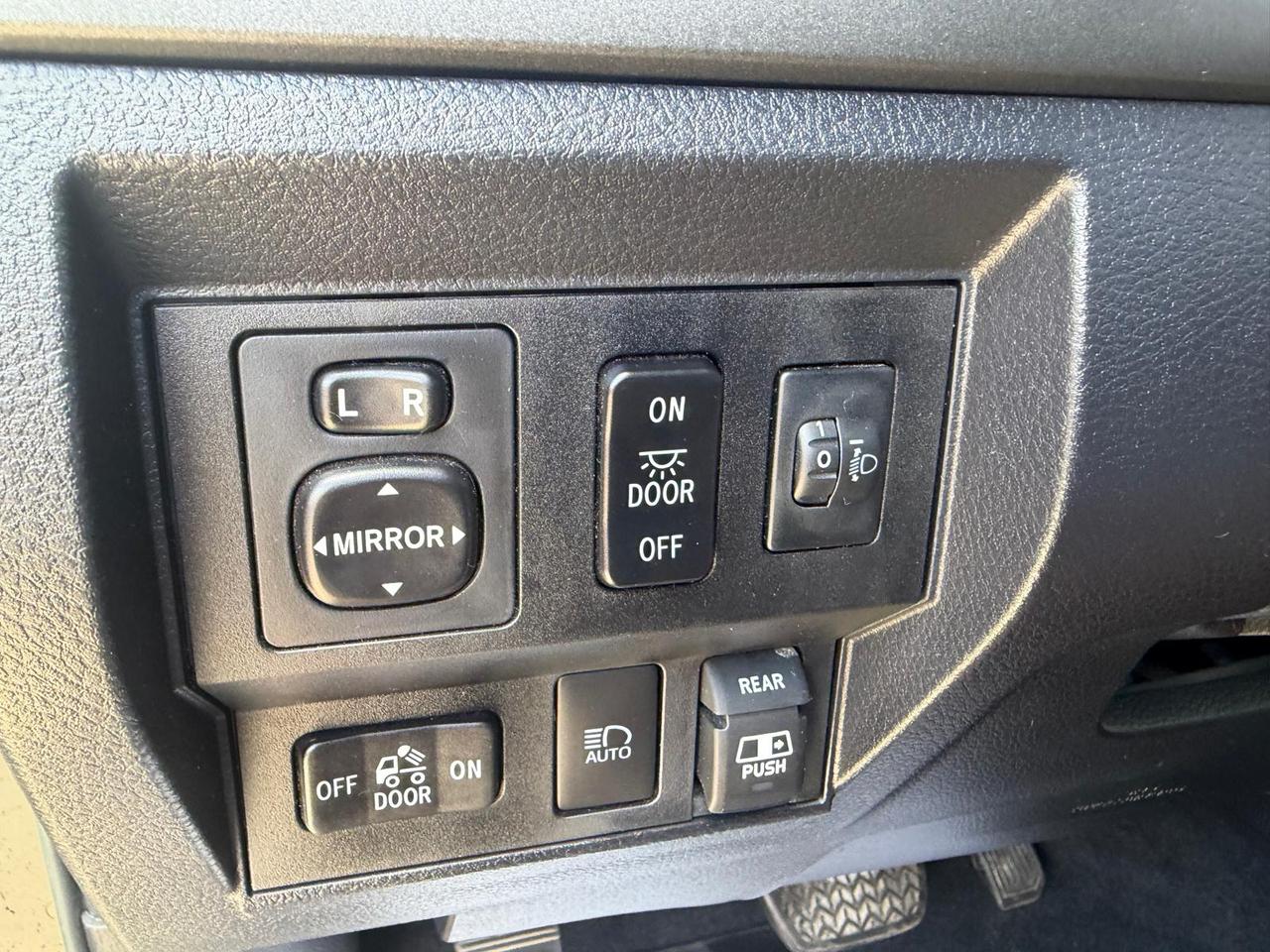 2018 Toyota Tundra 4x4 Double Cab 5.7L Photo