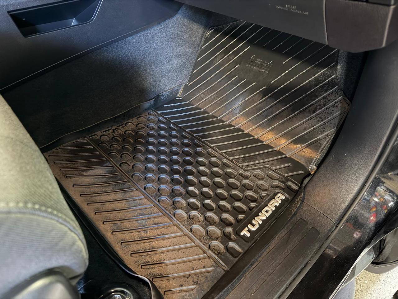 2018 Toyota Tundra 4x4 Double Cab 5.7L Photo