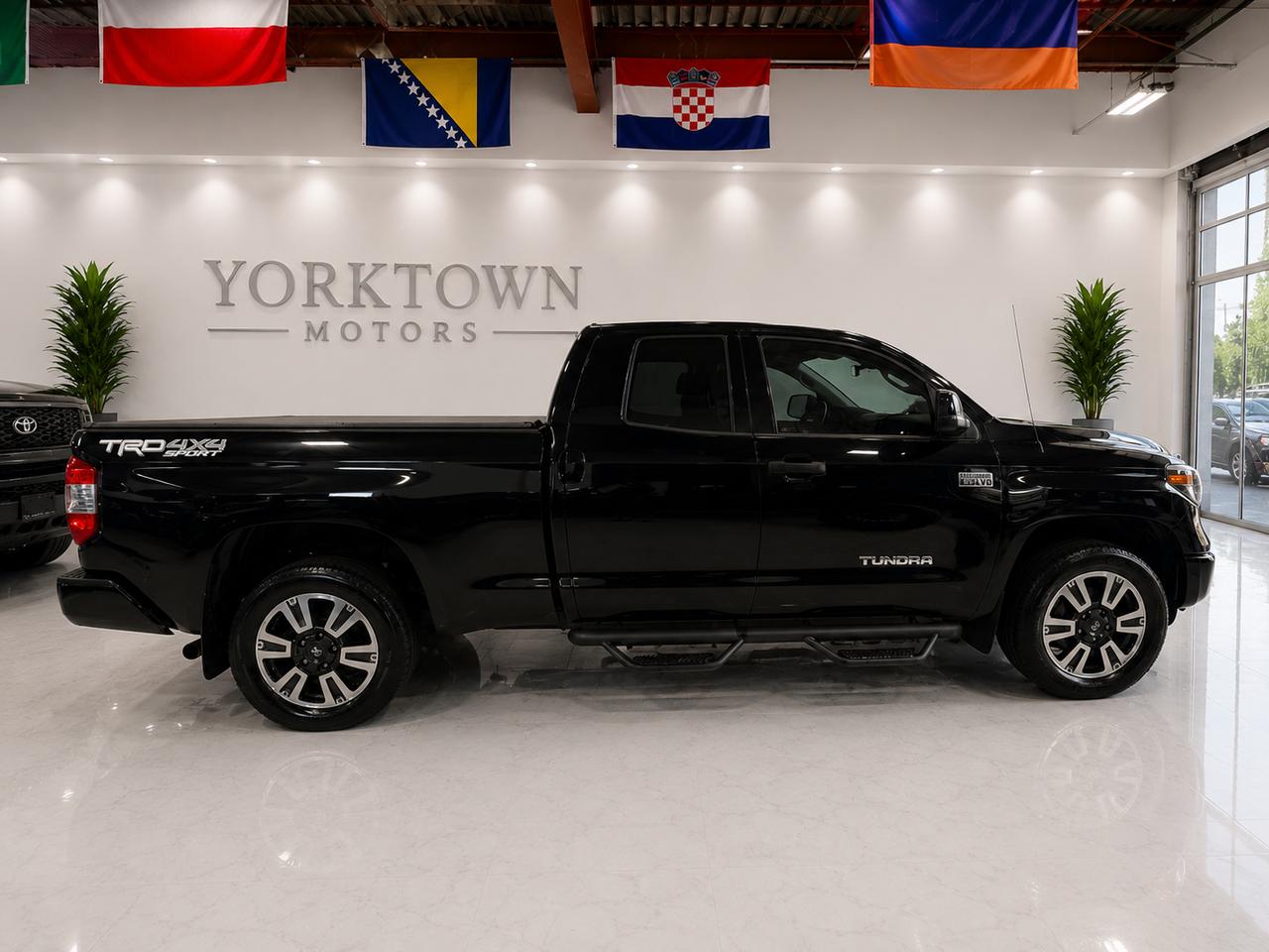 2018 Toyota Tundra 4x4 Double Cab 5.7L Photo