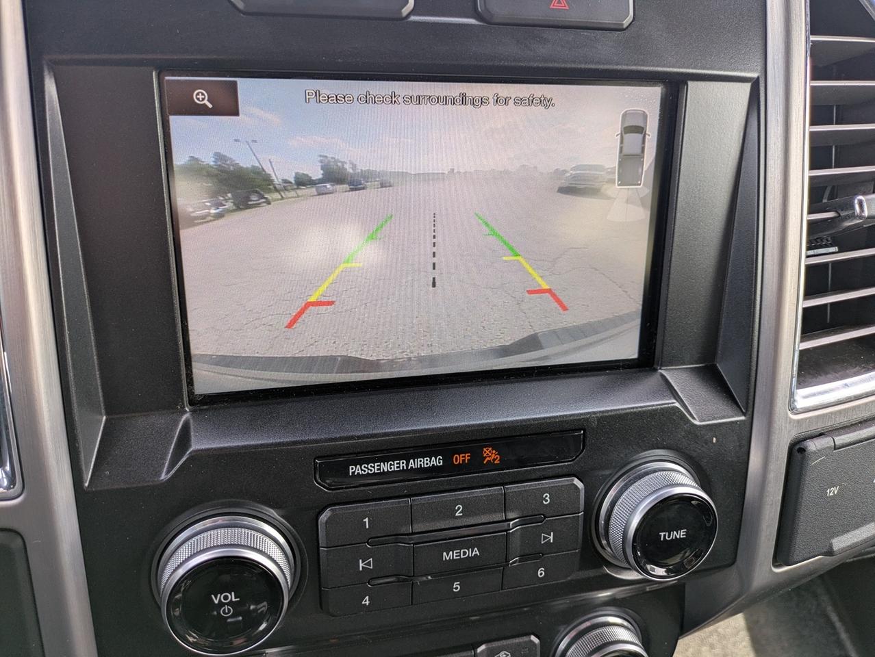2015 Ford F-150 Platinum Photo