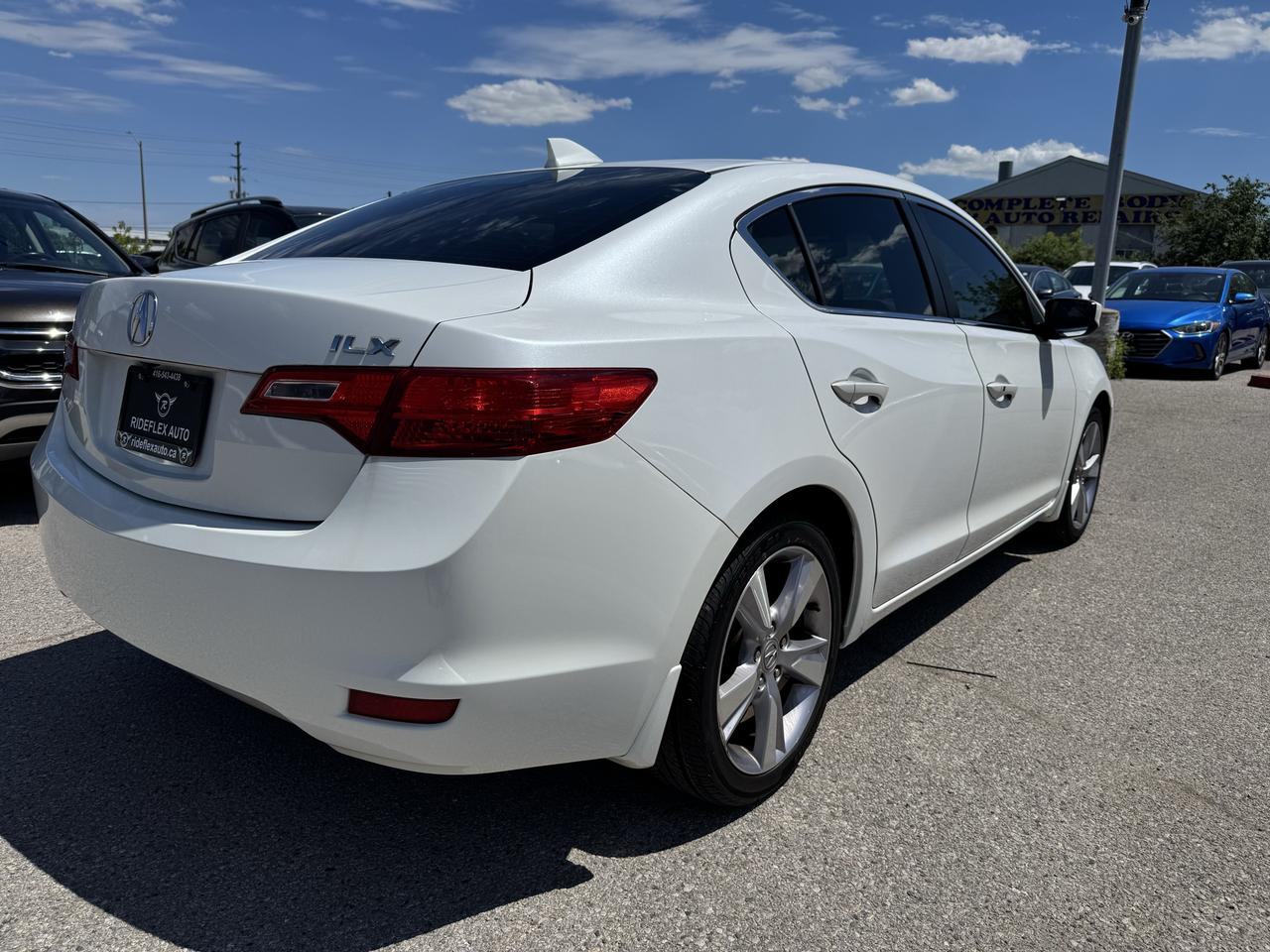 2013 Acura ILX Premium Pkg Photo