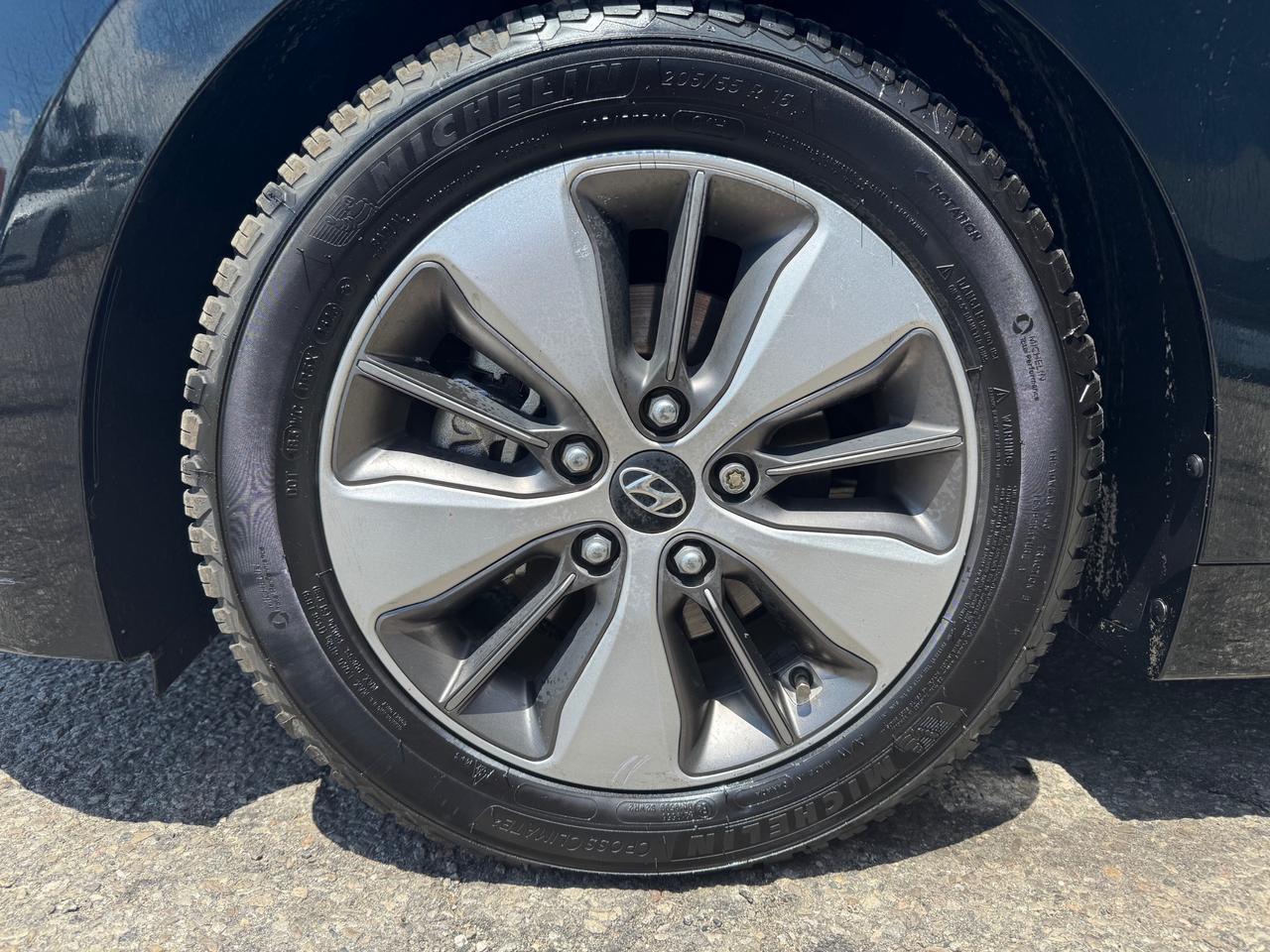 2018 Hyundai IONIQ Plug-In Hybrid Limited PHEV | LOADED | ONE OWNER | ACCIDENT FREE Photo