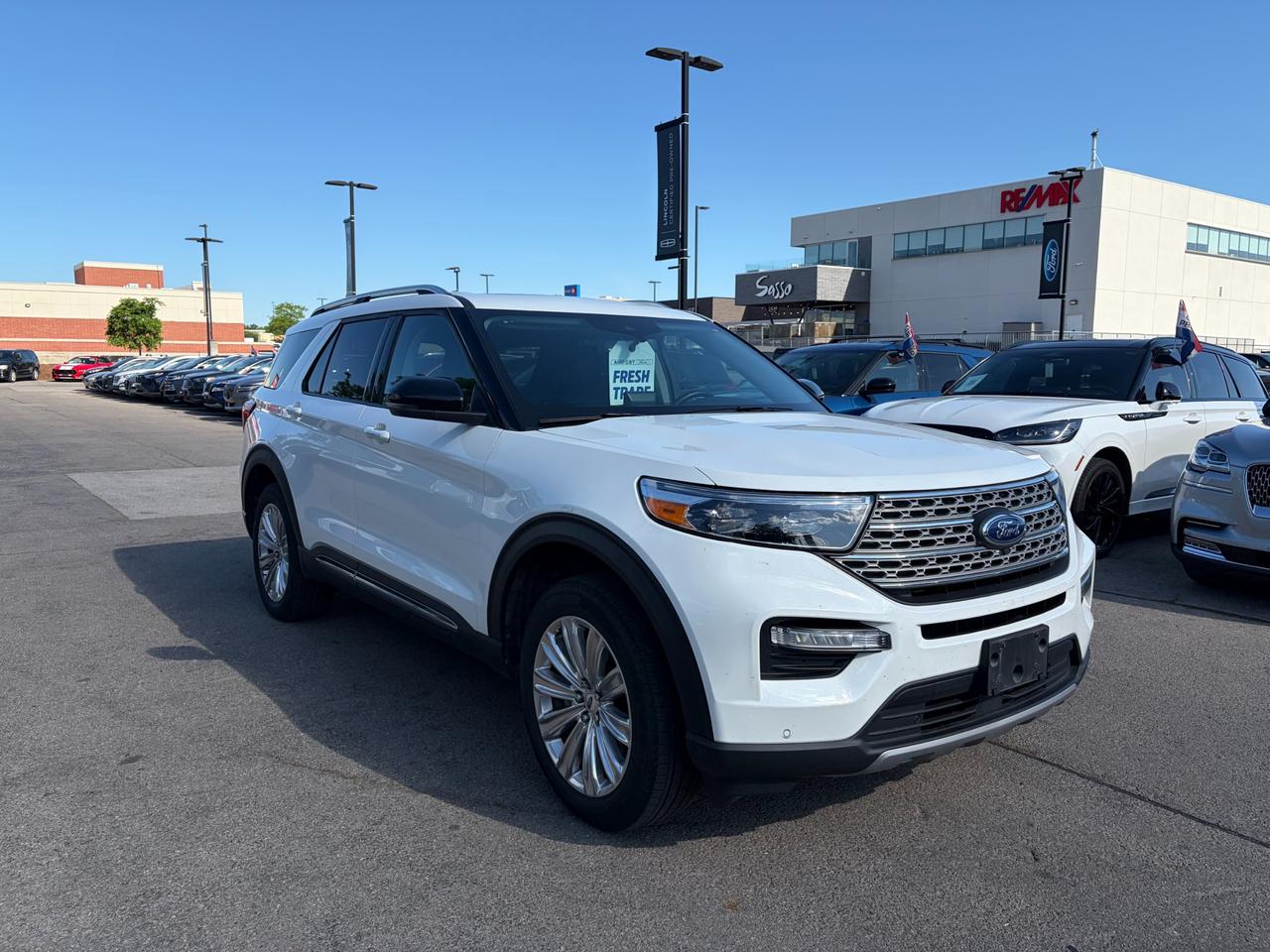 Recent Arrival!<br><br><br>4WD, 10.1 LCD Capacitive Portrait Touchscreen, 2 Additional Speakers, Equipment Group 301A High Package, Limited Technology Package.<br><br>White<br>2023 Ford Explorer Limited Moonroof | Tech Pkg | No Accidents | 1 Owner 4D Sport Utility<br>2.3L I4 EcoBoost 10-Speed Automatic<br>4WD<br><br>Certification Program Details:<br><br>PLATINUM CERTIFIED PRE-OWNED VEHICLE<br><br>36-point Provincial Safety Inspection<br>172-point inspection combined mechanical, aesthetic, functional inspection including a vehicle report card<br>Warranty: 90-days or 5,000 KM on inspected mechanical items, factory extended options eligible for warranty up to 200,000 KM<br>Complimentary CARFAX Vehicle History Report<br>3X Provincial safety standard for tire tread depth<br>3X Provincial safety standard for brake pad thickness<br>7 Day Money Back Guarantee*<br>Market Value Report provided<br>Guaranteed 2 keys/key fobs and door code (if equipped)<br>Equipped vehicles include a complimentary 3 month Sirius satellite radio subscription!<br>Complimentary full interior detailing and carpet shampoo<br>Paintless dent repair and/or touch-ups for applicable body panels<br>Vehicle scanned for open recall notifications from manufacturer<p> </p>

<h4>PLATINUM CERTIFIED PRE-OWNED VEHICLE</h4>

<p>
- 36-point Provincial Safety Inspection<br>
- 172-point inspection combined mechanical, aesthetic, functional inspection including a vehicle report card<br>
- Warranty: 90-days or 5,000 KM on inspected mechanical items, factory extended options eligible for warranty up to 200,000 KM<br>
- Complimentary CARFAX Vehicle History Report<br>
- 3X Provincial safety standard for tire tread depth<br>
- 3X Provincial safety standard for brake pad thickness<br>
- 7 Day Money Back Guarantee*<br>
- Market Value Report provided<br>
- Guaranteed 2 keys/key fobs and door code (if equipped)<br>
- Equipped vehicles include a complimentary 3 month Sirius satellite radio subscription!<br>
- Complimentary full interior detailing and carpet shampoo<br>
- Paintless dent repair and/or touch-ups for applicable body panels<br>
- Vehicle scanned for open recall notifications from manufacturer
</p>

<p>SPECIAL NOTE: This vehicle is reserved for AutoIQs retail customers only. Please, no dealer calls. Errors & omissions excepted.</p>

<p>*As-traded, specialty or high-performance vehicles are excluded from the 7-Day Money Back Guarantee Program (including, but not limited to Ford Shelby, Ford mustang GT, Ford Raptor, Chevrolet Corvette, Camaro 2SS, Camaro ZL1, V-Series Cadillac, Dodge/Jeep SRT, Hyundai N Line, all electric models)</p>