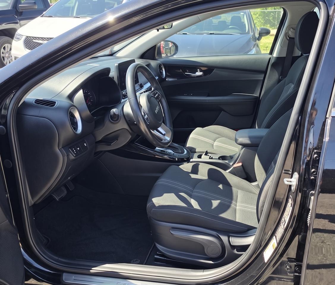 2022 Kia Forte EX / NO ACCIDENTS / BLINDSPOT / HTD STEERING Photo3
