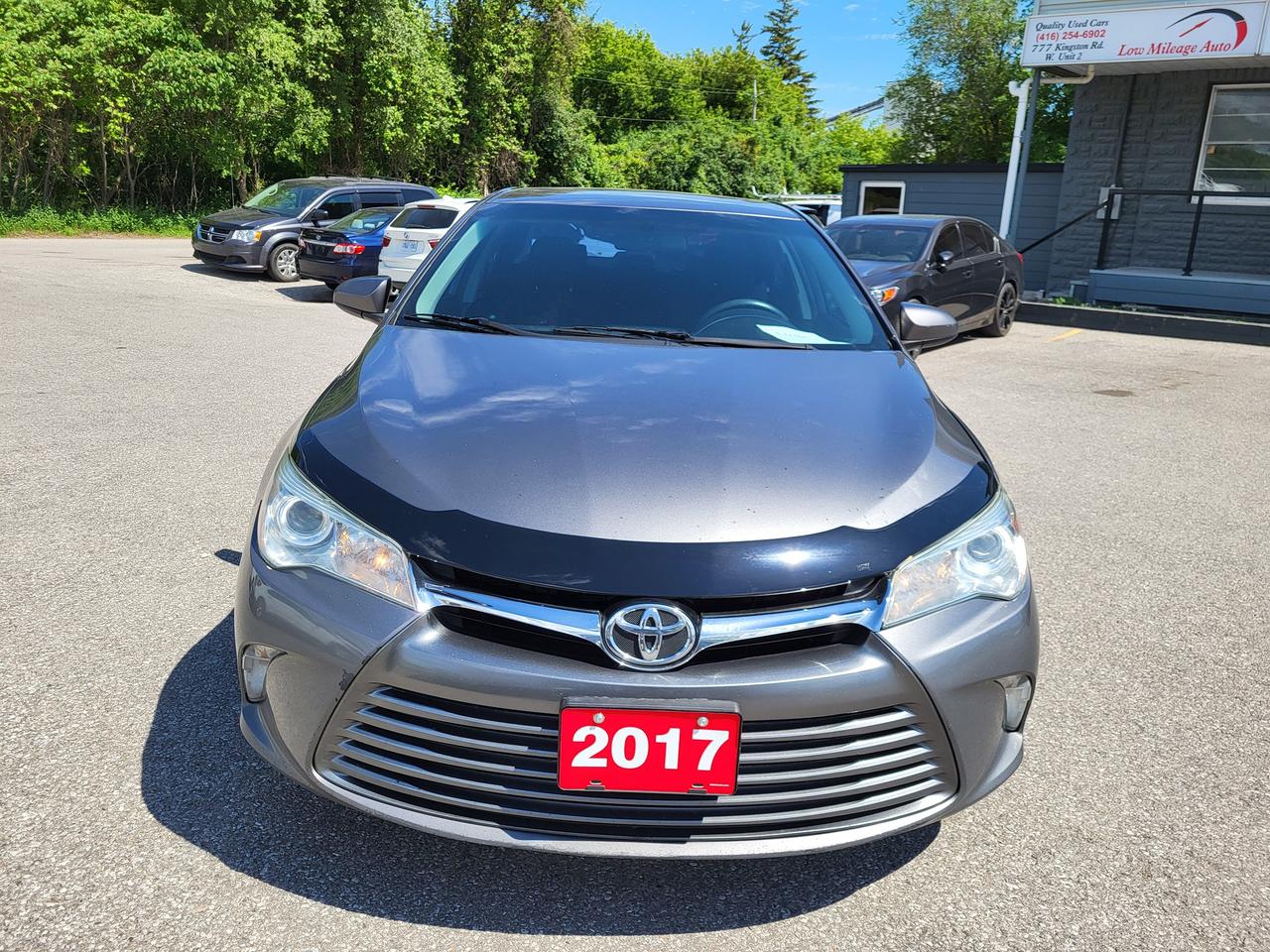 2017 Toyota Camry LE Photo0