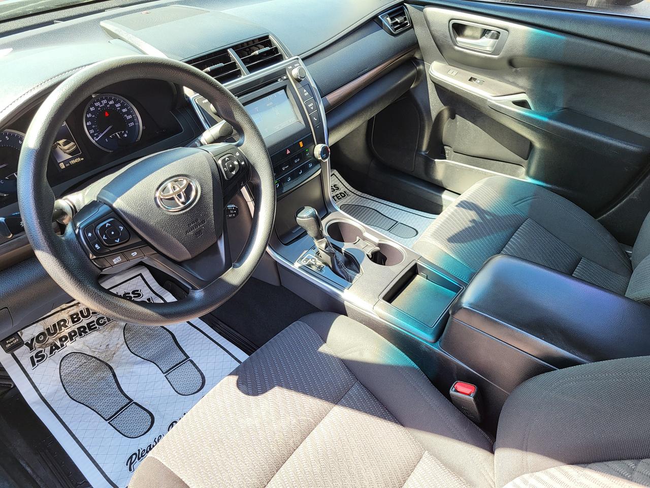 2017 Toyota Camry LE Photo