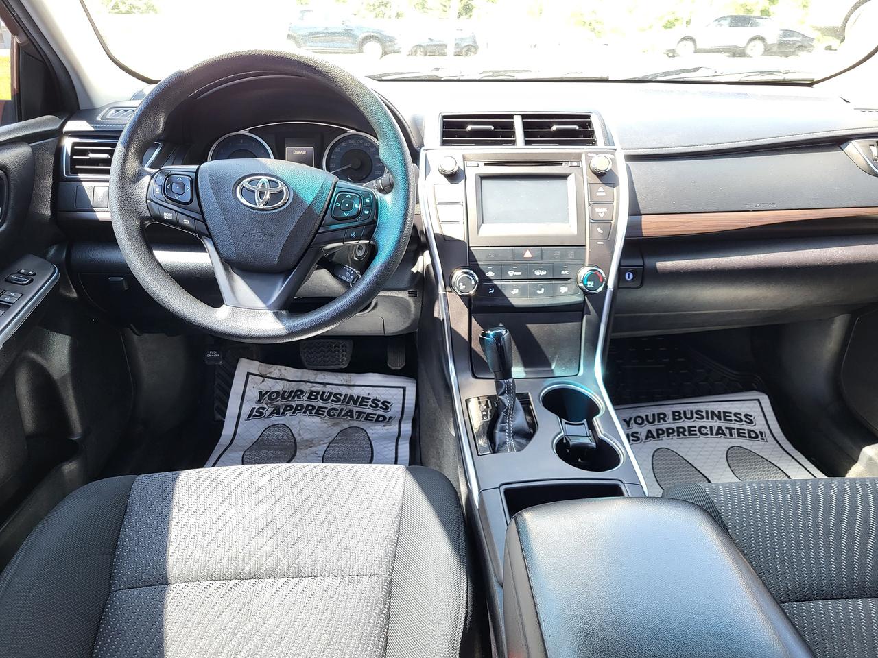 2017 Toyota Camry LE Photo