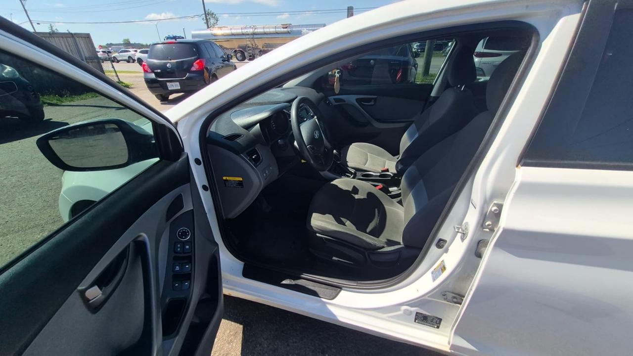 2014 Hyundai Elantra GL, AUTO, SEDAN, 4 CYL, ONLY 172KMS, CERTIFIED Photo