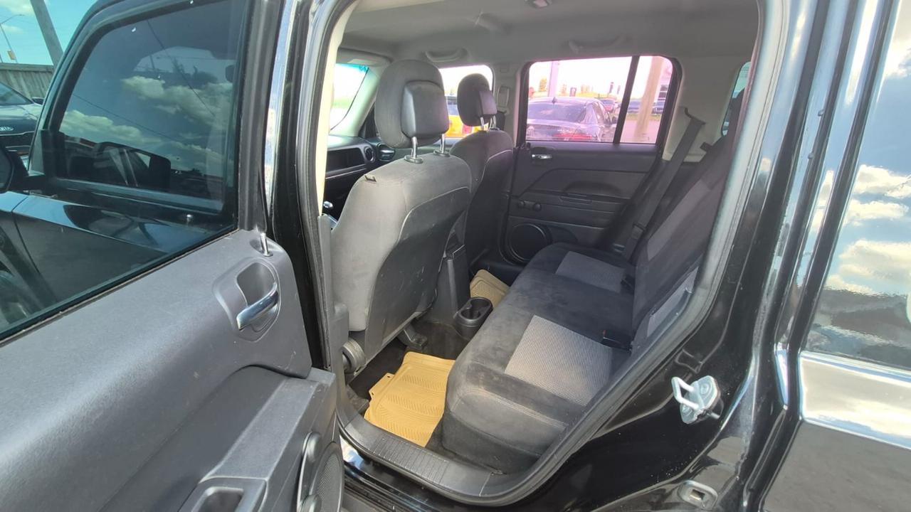 2015 Jeep Patriot ALTITUDE, 4X4, ALLOYS, RUNS WELL, AS IS SPECIAL Photo