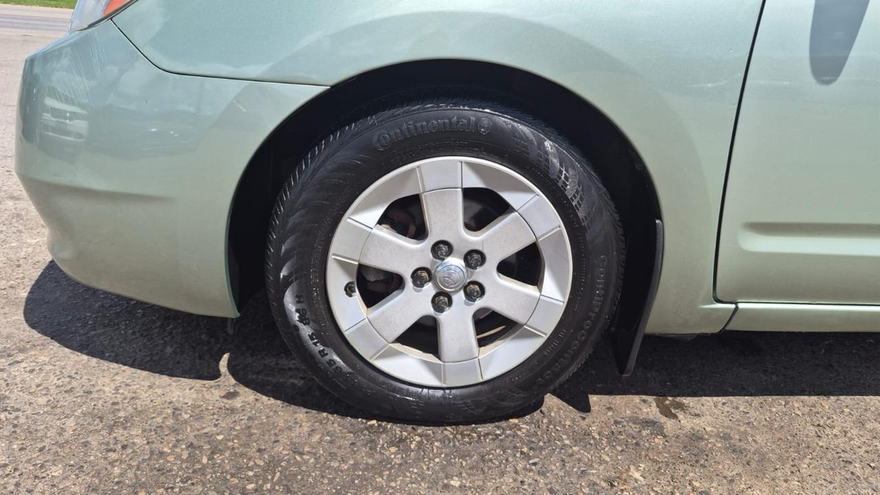 2009 Toyota Prius HYBRID, GREAT ON FUEL, RELIABLE, CERTIFIED Photo