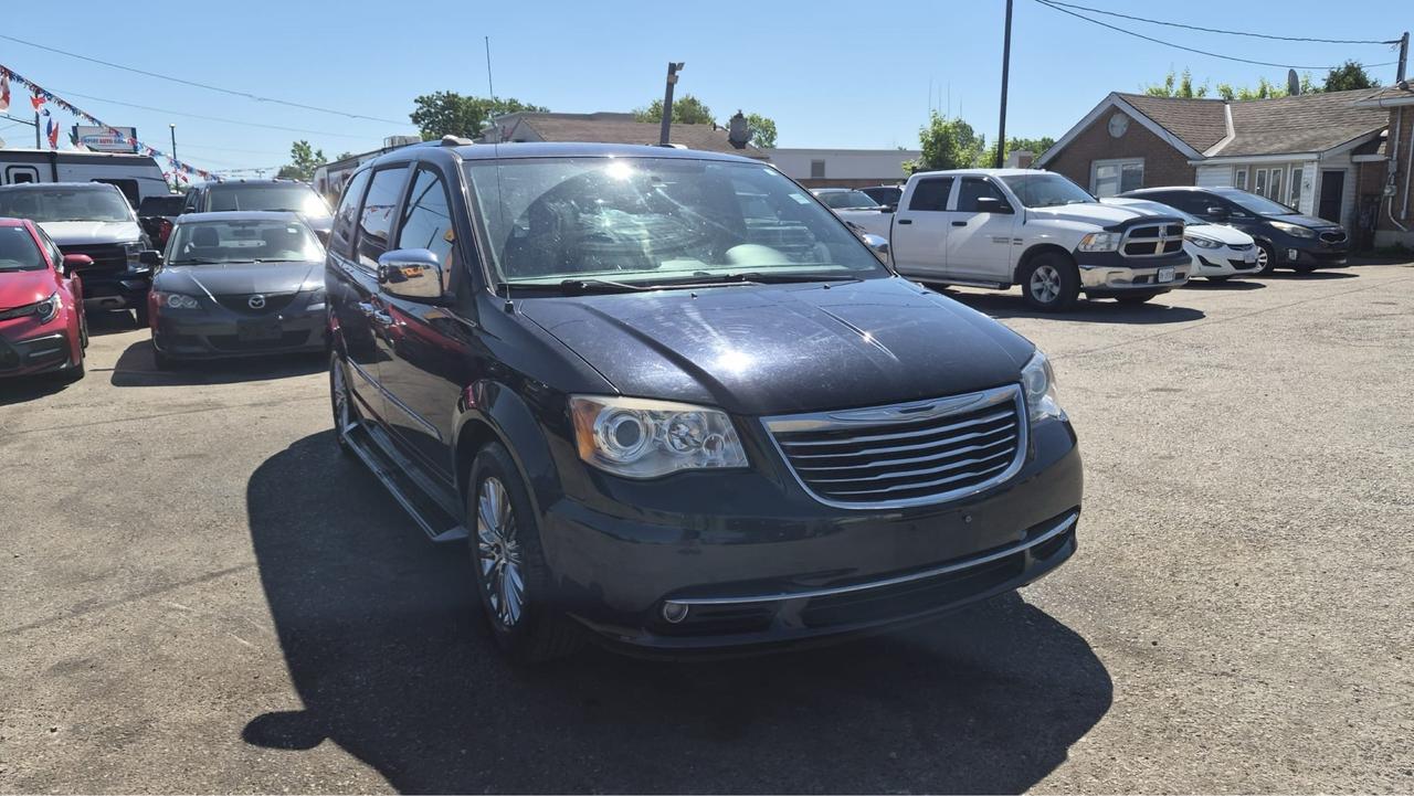 2011 Chrysler Town & Country Limited, FULLY LOADED, WELL MAINTAINED, CERT Photo