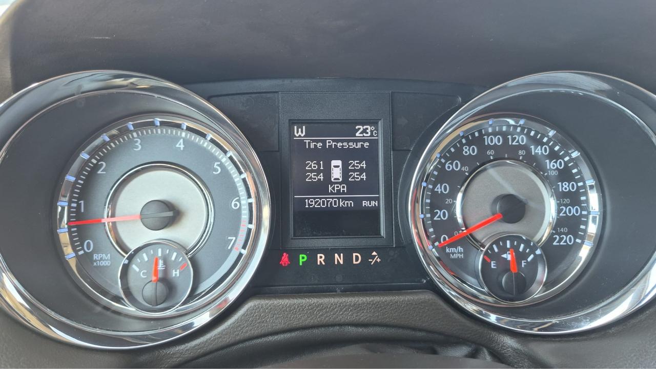 2011 Chrysler Town & Country Limited, FULLY LOADED, WELL MAINTAINED, CERT Photo