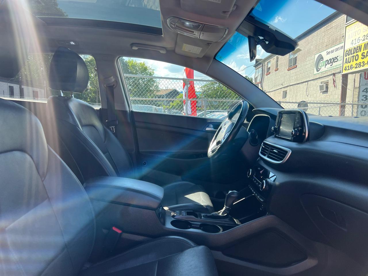 2020 Hyundai Tucson LEATHER-SUNROOF-BACK CAM- BLUETOOTH & MORE! Photo