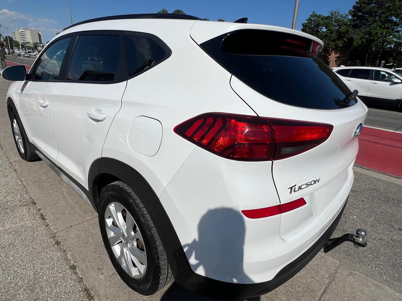2020 Hyundai Tucson LEATHER-SUNROOF-BACK CAM- BLUETOOTH & MORE! Photo4