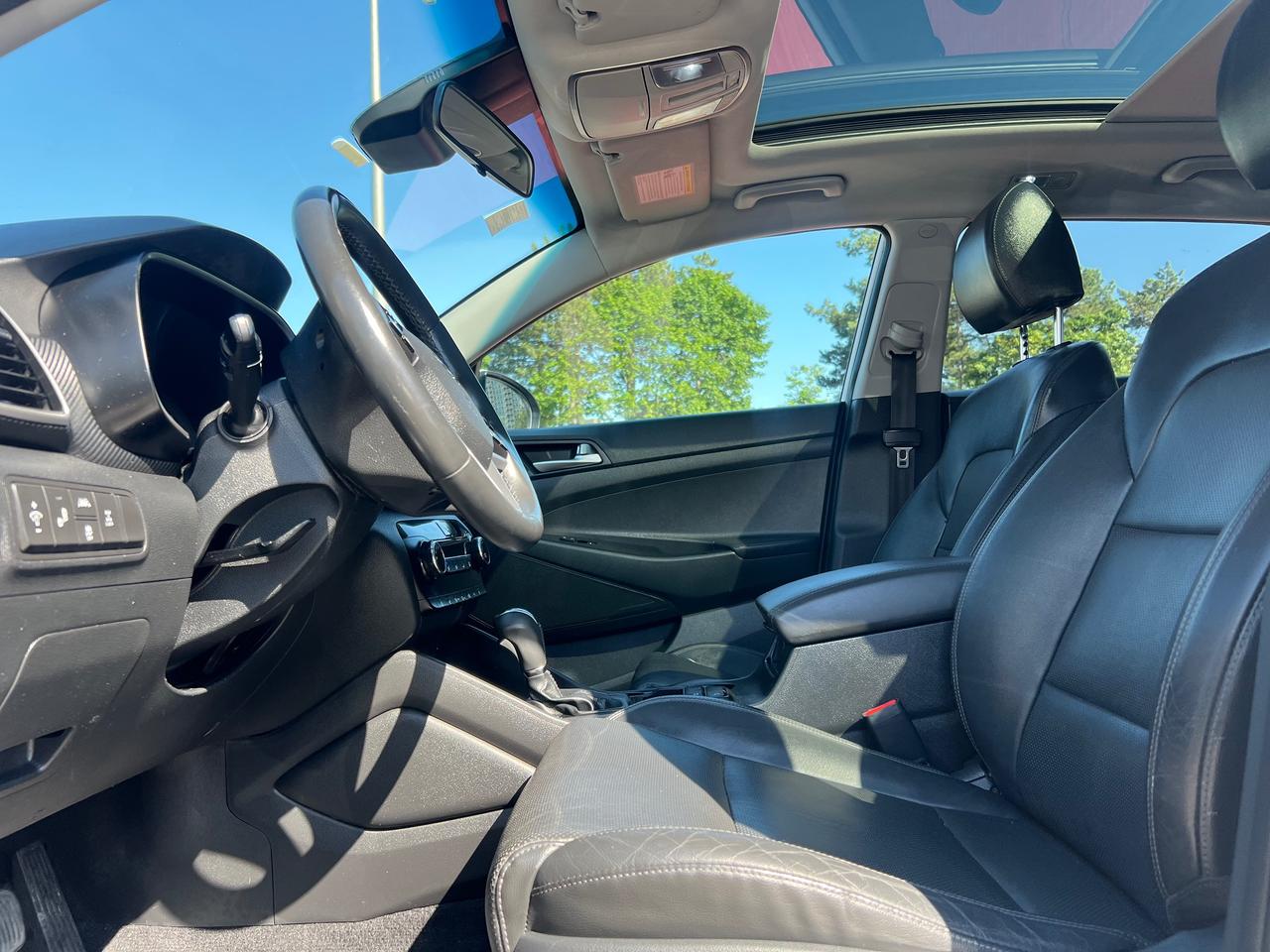 2020 Hyundai Tucson LEATHER-SUNROOF-BACK CAM- BLUETOOTH & MORE! Photo