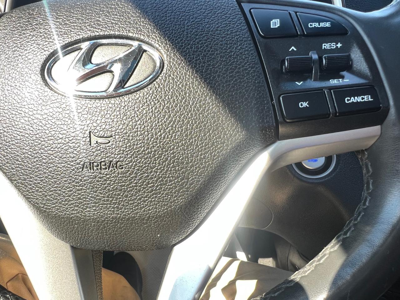 2020 Hyundai Tucson LEATHER-SUNROOF-BACK CAM- BLUETOOTH & MORE! Photo