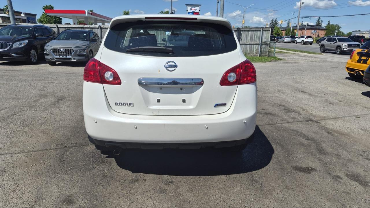 2011 Nissan Rogue S, ONE OWNER, AUTO, ONLY 140KMS, CERTIFIED Photo