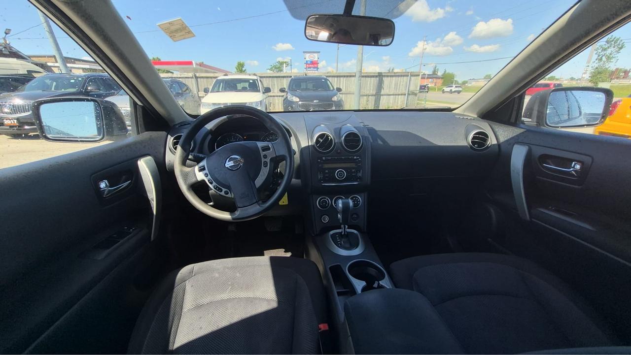 2011 Nissan Rogue S, ONE OWNER, AUTO, ONLY 140KMS, CERTIFIED Photo