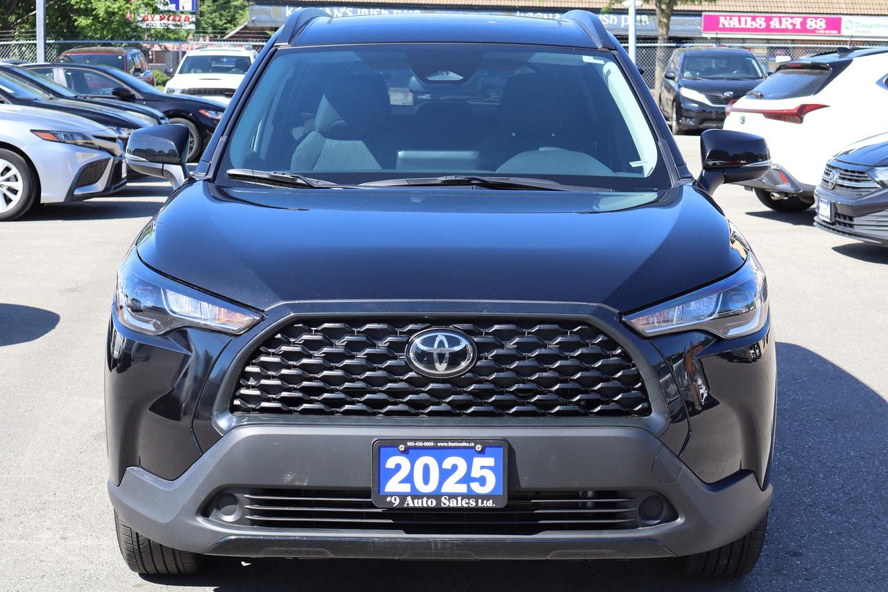 2025 Toyota Corolla Cross LE AWD Photo