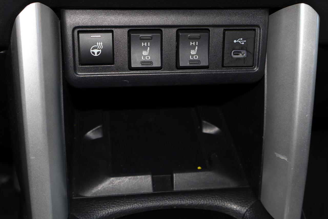 2025 Toyota Corolla Cross LE AWD Photo