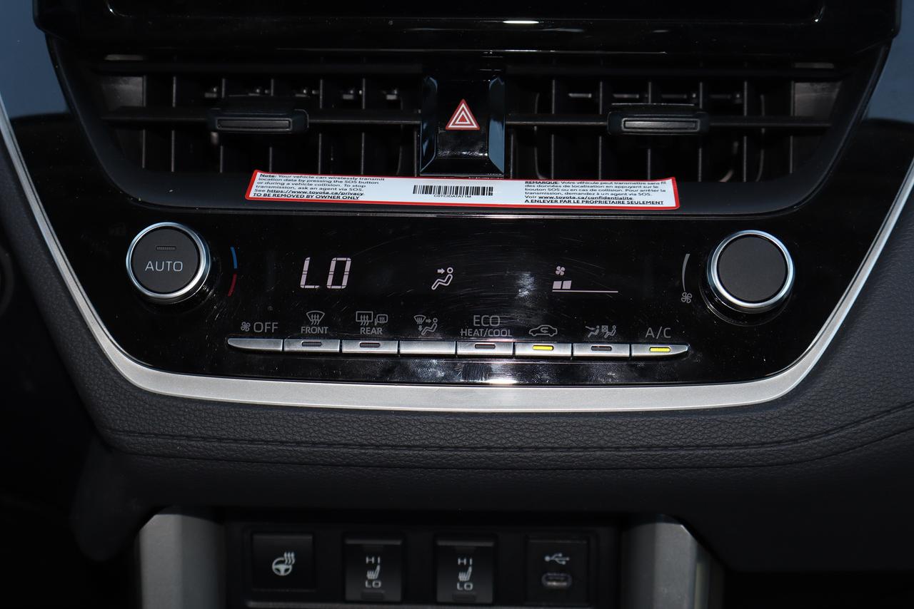 2025 Toyota Corolla Cross LE AWD Photo