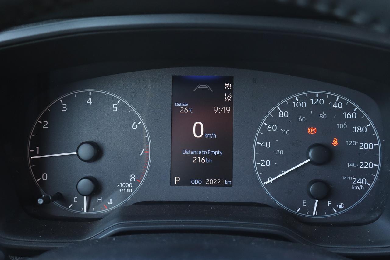 2025 Toyota Corolla Cross LE AWD Photo