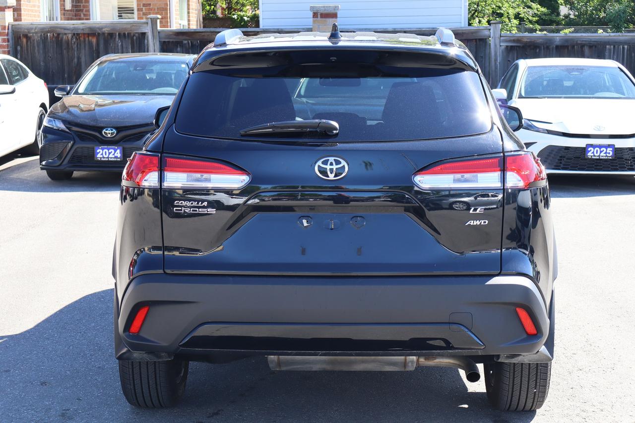 2025 Toyota Corolla Cross LE AWD Photo