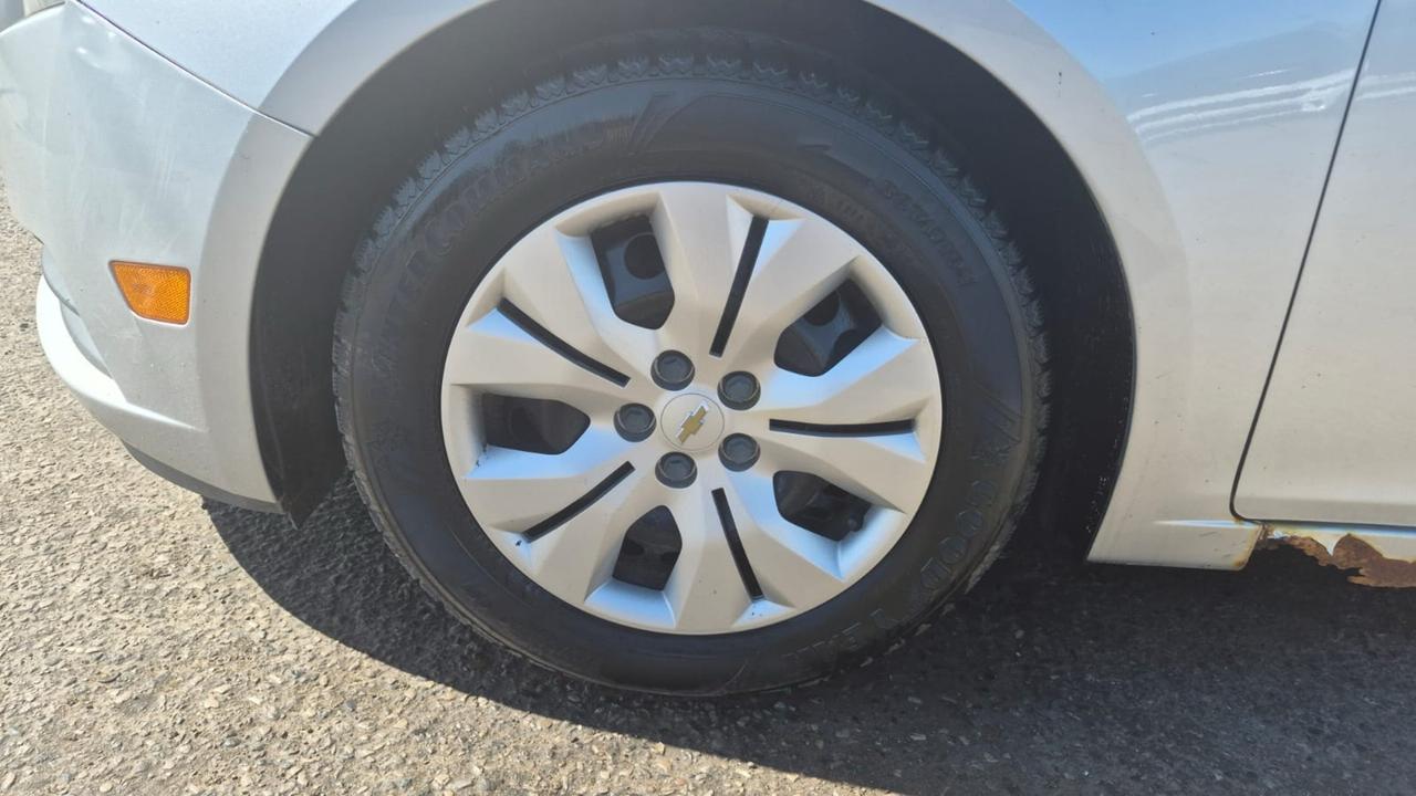 2013 Chevrolet Cruze LT Turbo, ENGINE TICKING, NEEDS WORK, RUST Photo