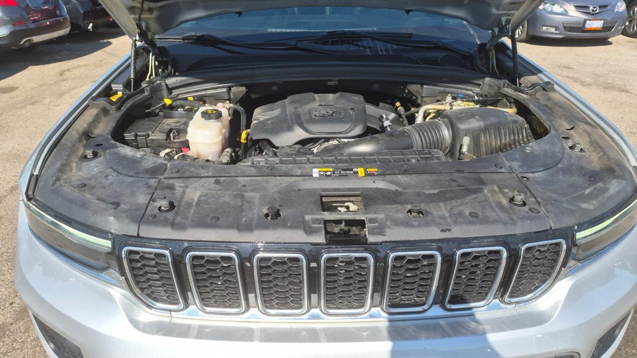 2022 Jeep Grand Cherokee OVERLAND, HEMI, LOADED, ONLY 44KMS, CERTIFIED Photo