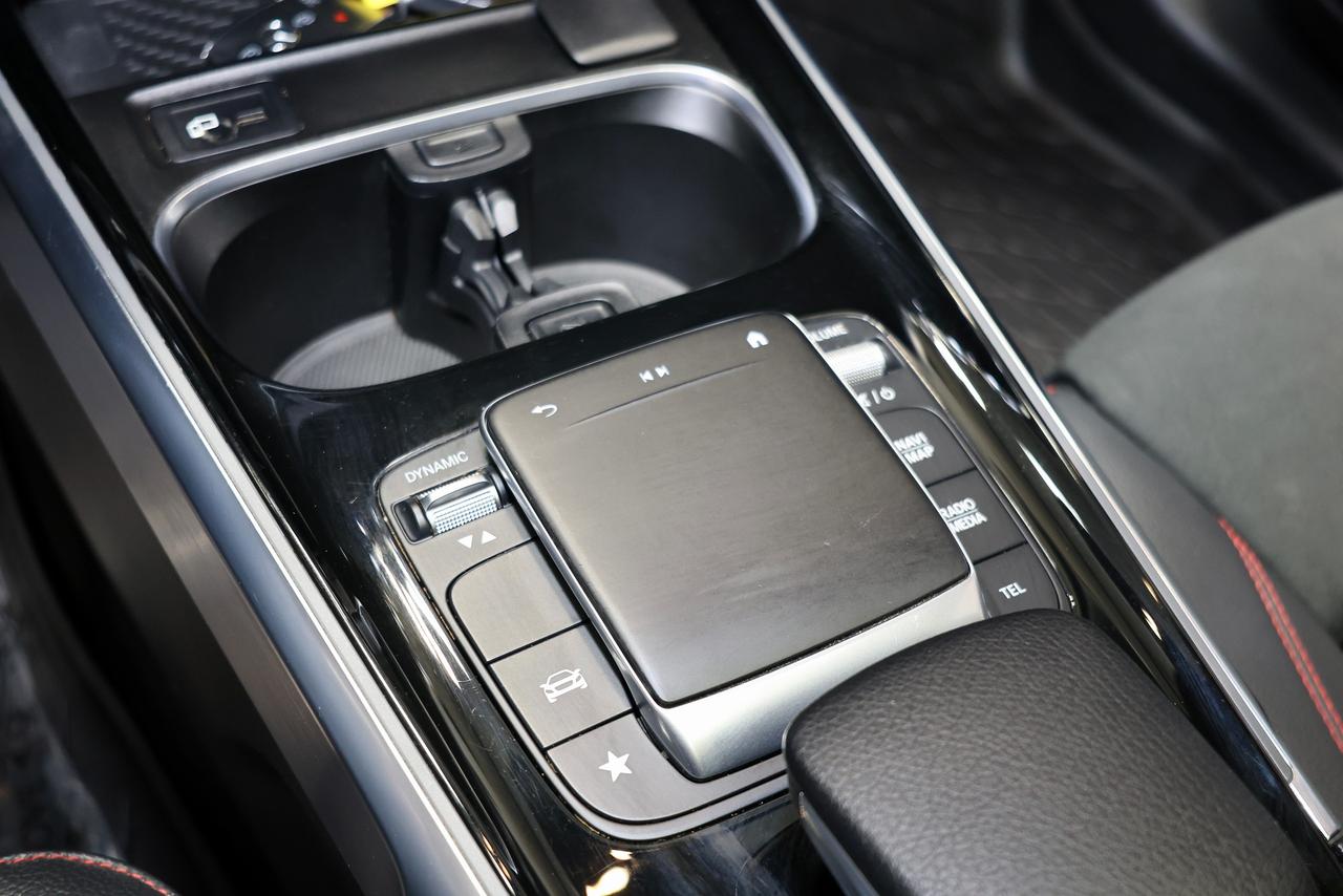 2021 Mercedes-Benz GLB GLB250 4MATIC - 7SEATER|NIGHT PKG|CARBON TRIM Photo