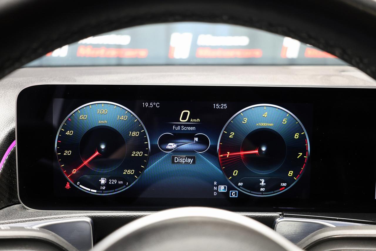 2021 Mercedes-Benz GLB GLB250 4MATIC - 7SEATER|NIGHT PKG|CARBON TRIM Photo