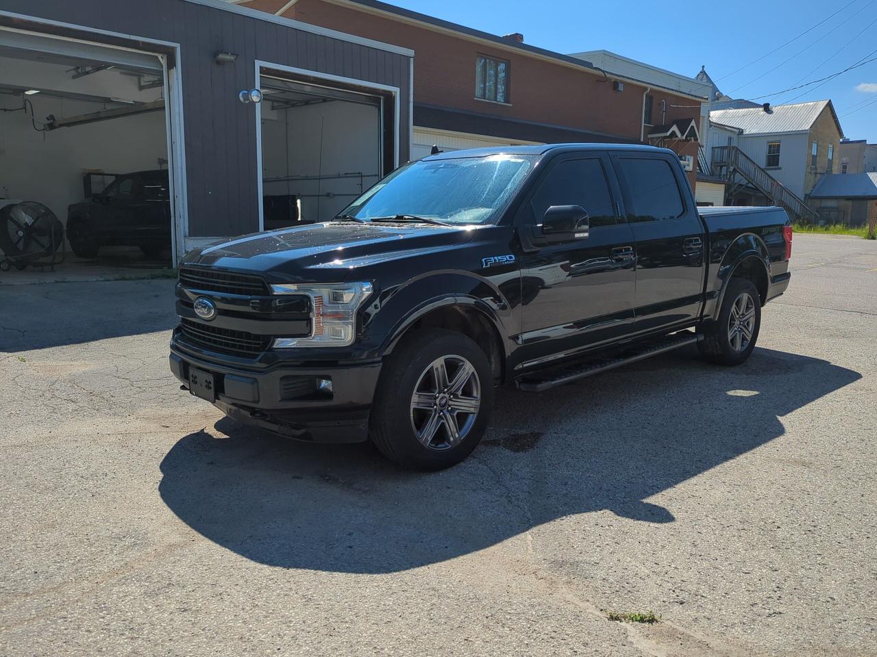 2020 Ford F-150 Lariat 4WD SuperCrew 5.5' Box Photo0
