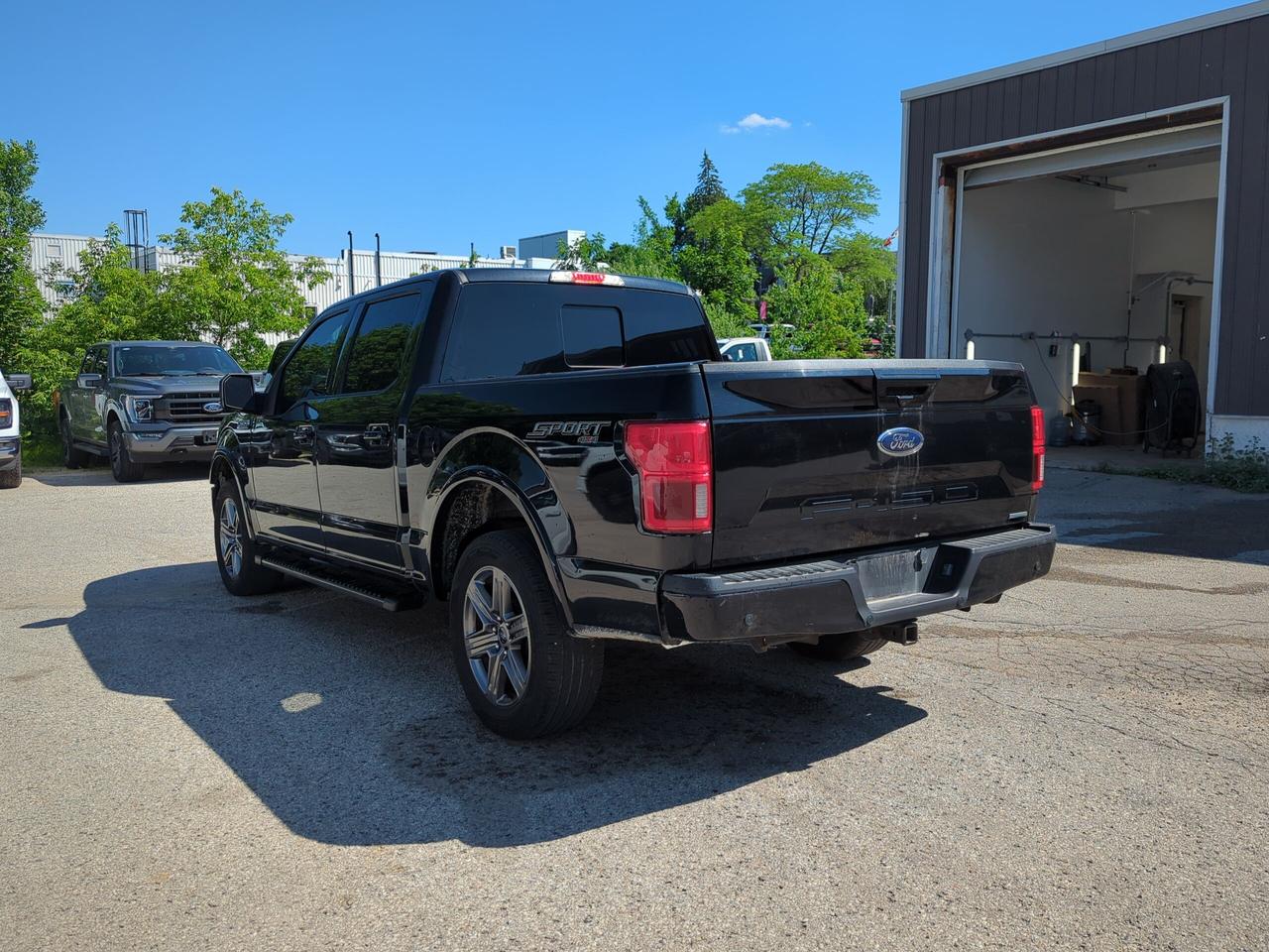 2020 Ford F-150 Lariat 4WD SuperCrew 5.5' Box Photo3