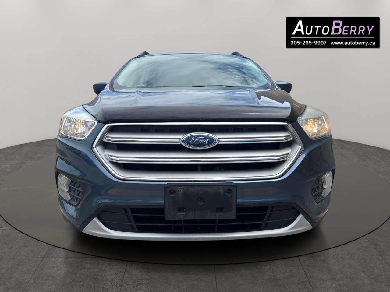 2018 Ford Escape SE FWD Photo2