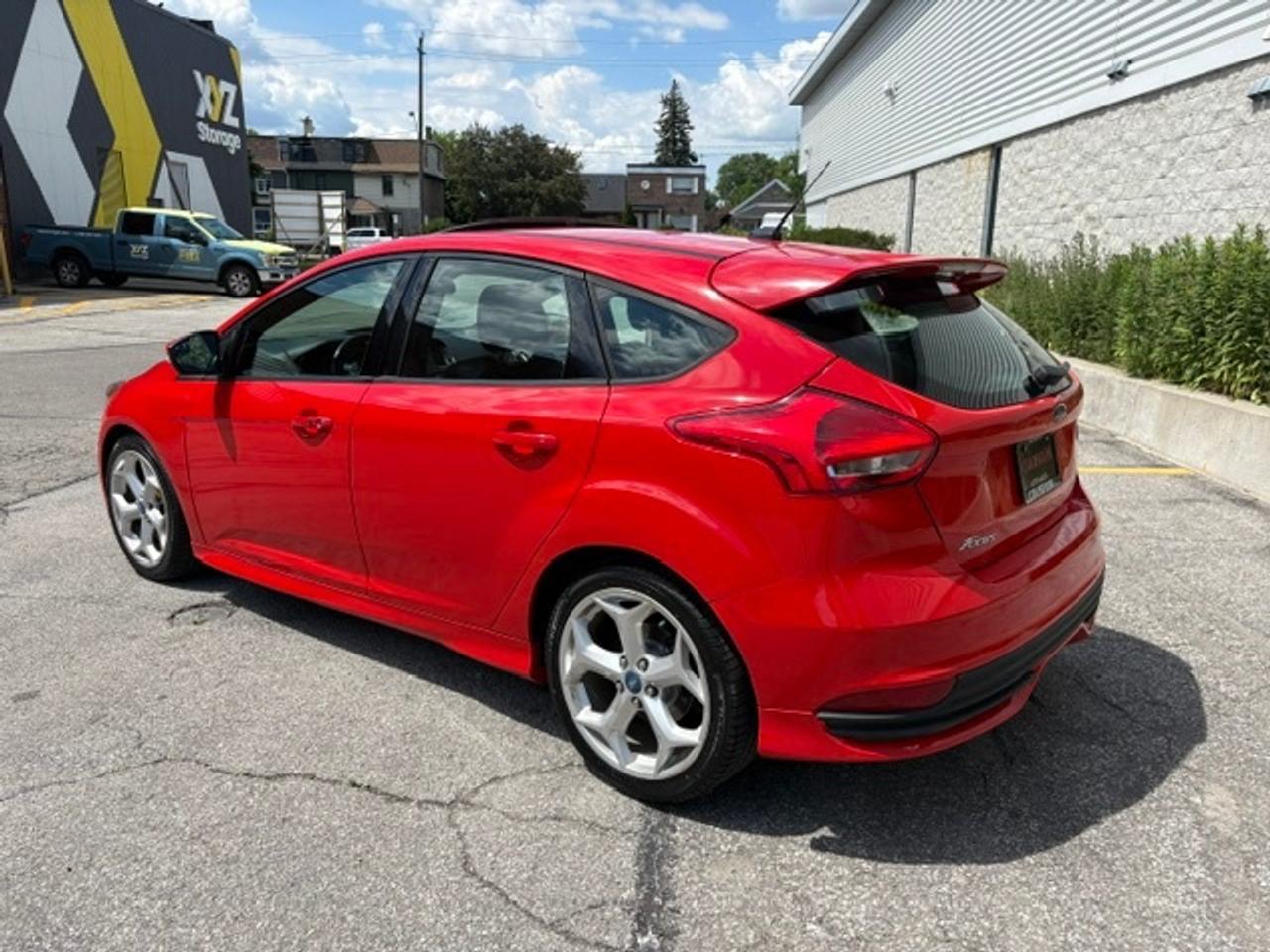 2017 Ford Focus ST 6 SPD MANUAL-LEATHER RECARO-ROOF-CAMERA! Photo