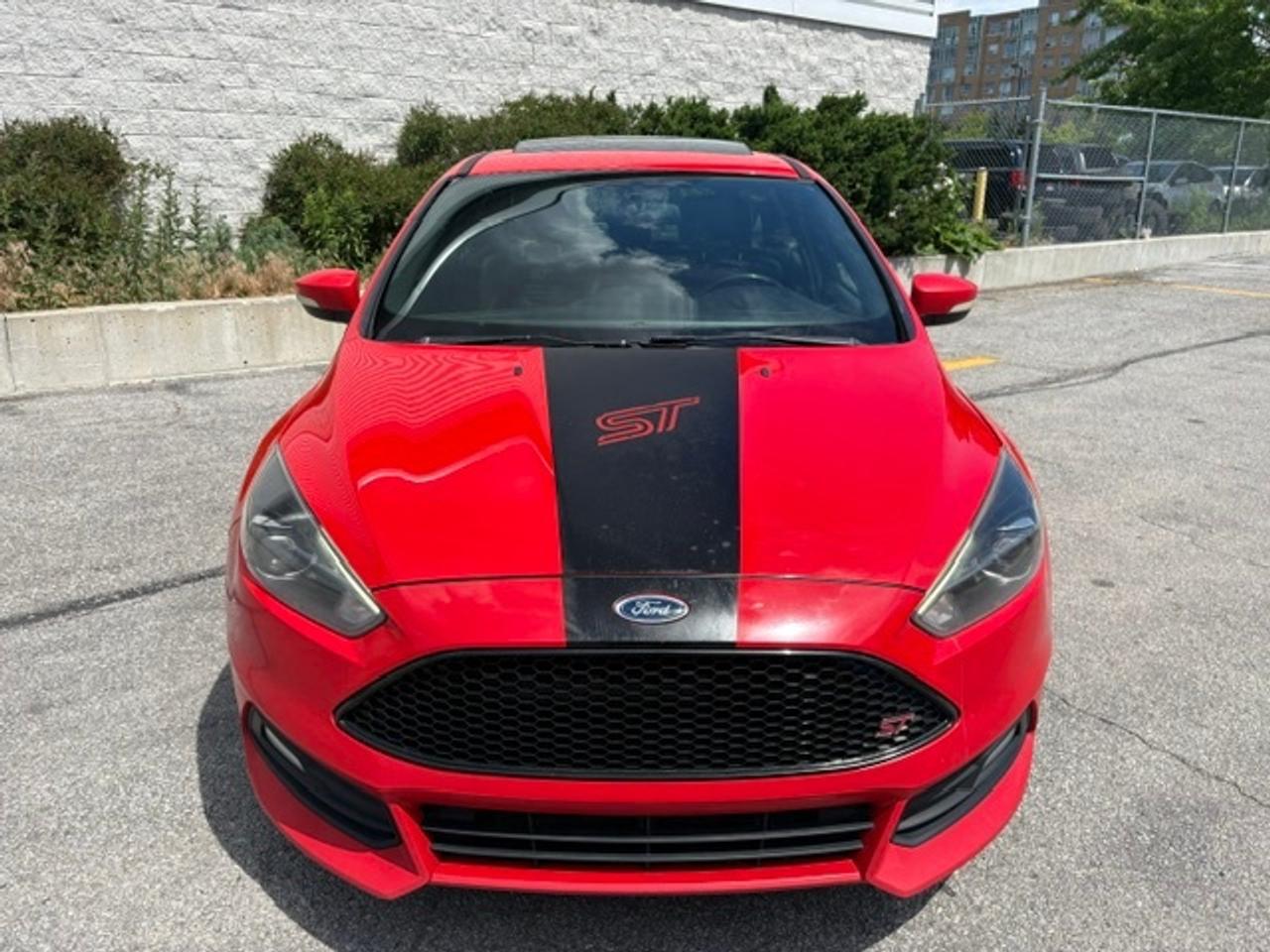 2017 Ford Focus ST 6 SPD MANUAL-LEATHER RECARO-ROOF-CAMERA! Photo
