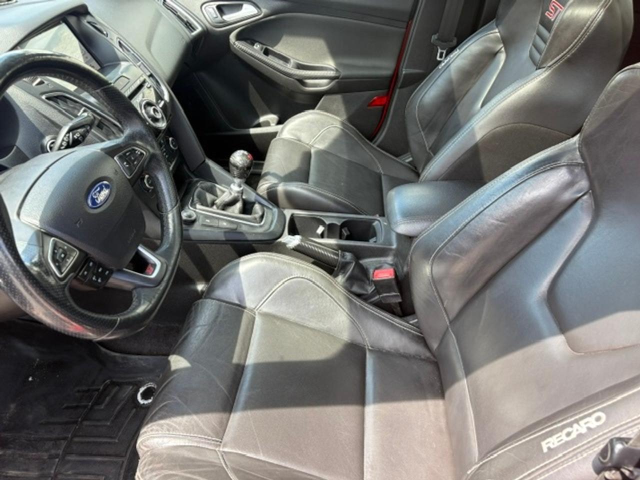 2017 Ford Focus ST 6 SPD MANUAL-LEATHER RECARO-ROOF-CAMERA! Photo