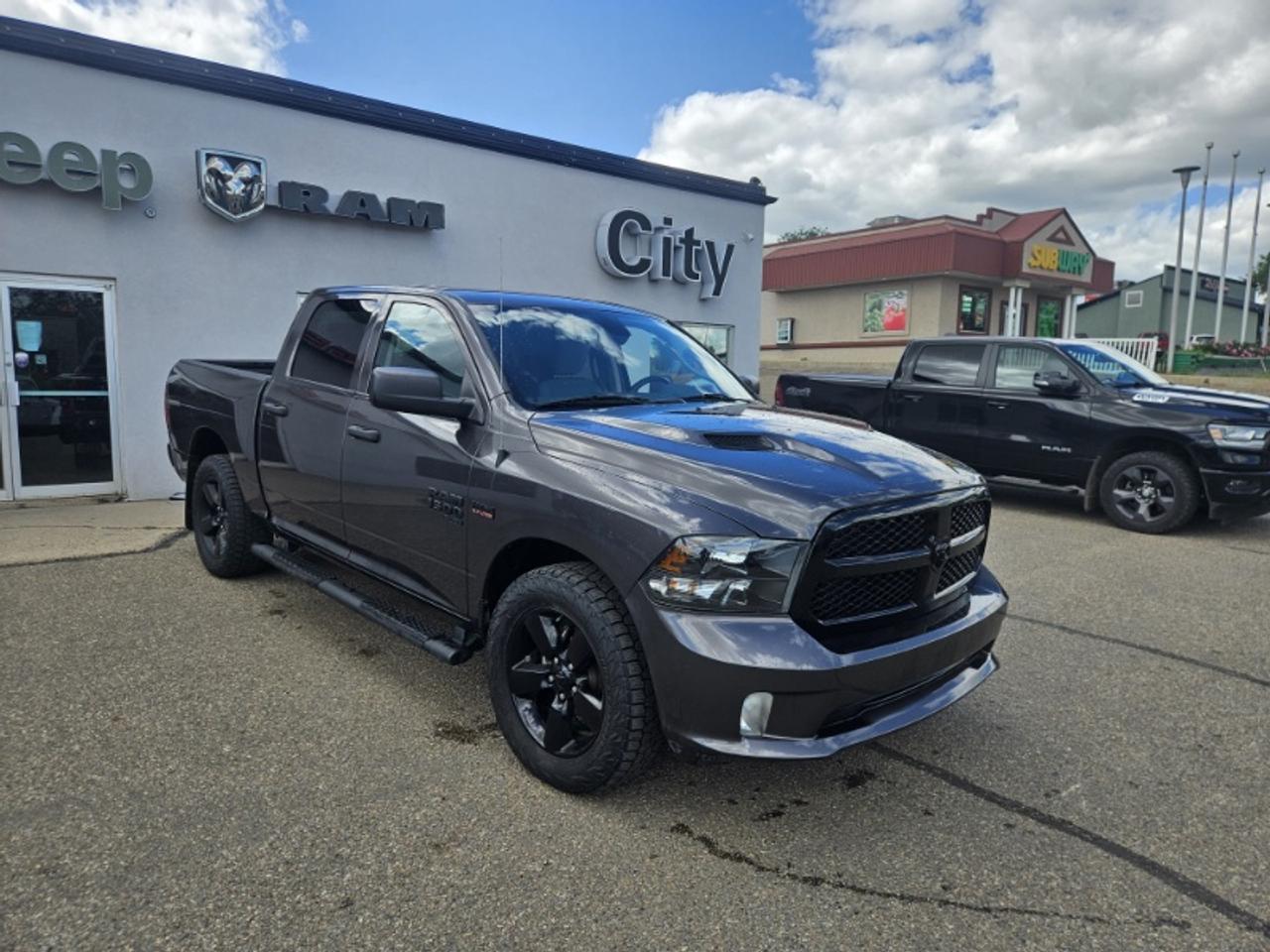 Used 2023 RAM 1500 Classic (DS) TRADESMAN EXPRESS CREW 5'7