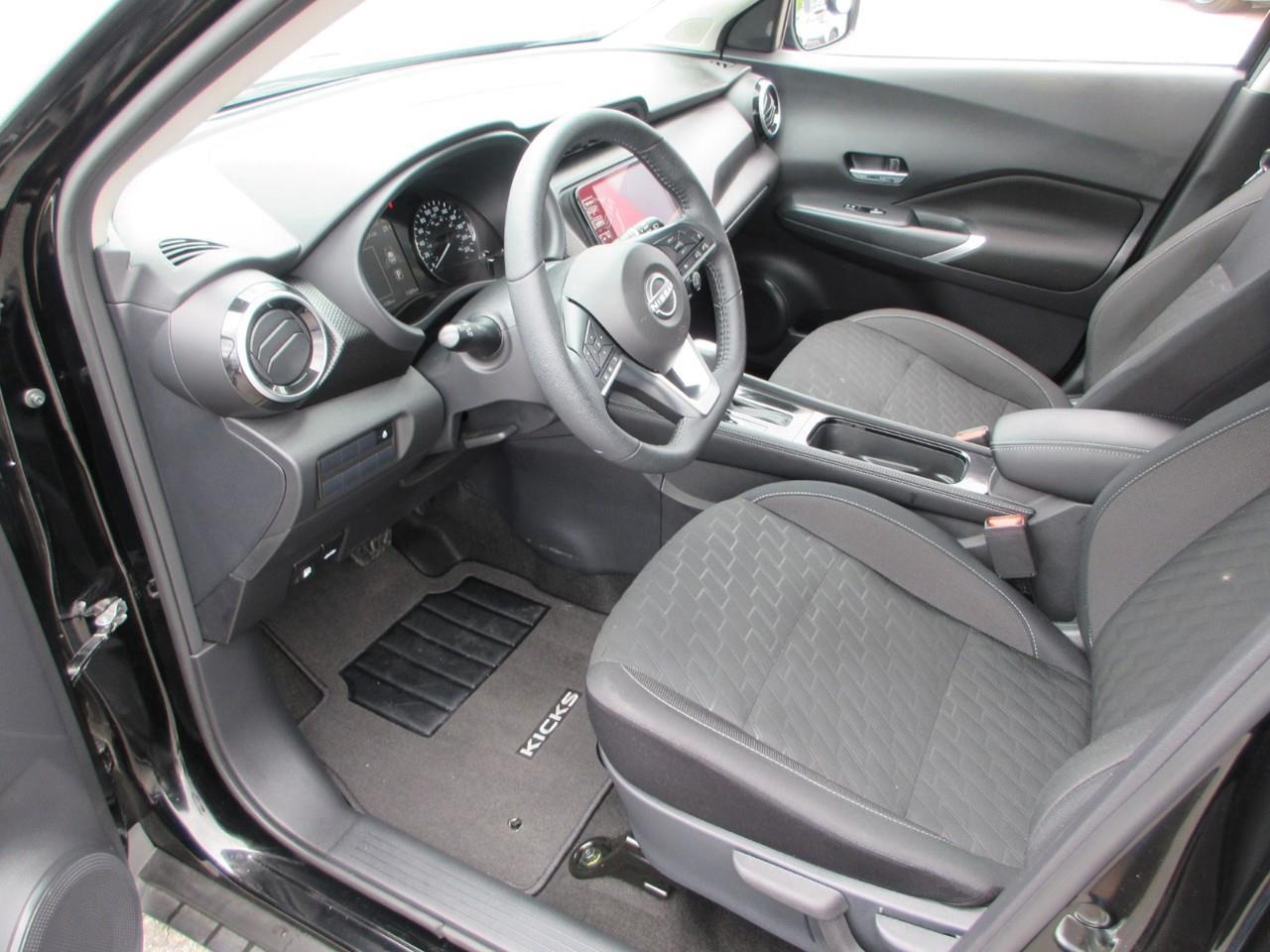 2024 Nissan Kicks SV Photo