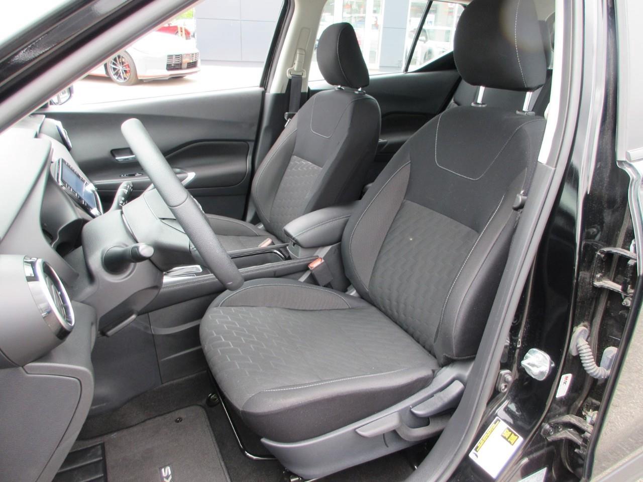 2024 Nissan Kicks SV Photo