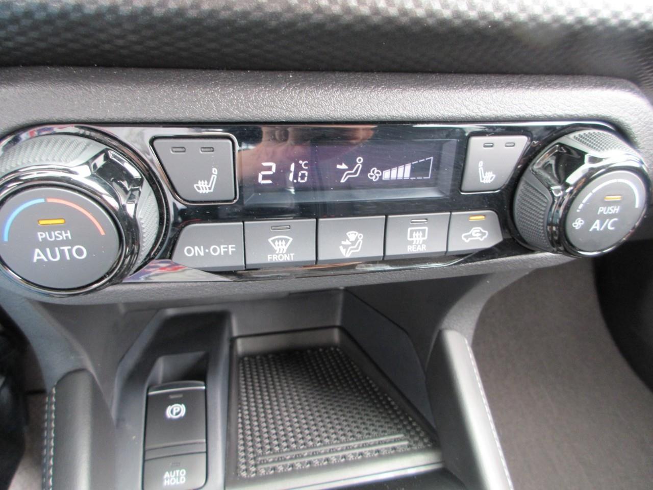 2024 Nissan Kicks SV Photo