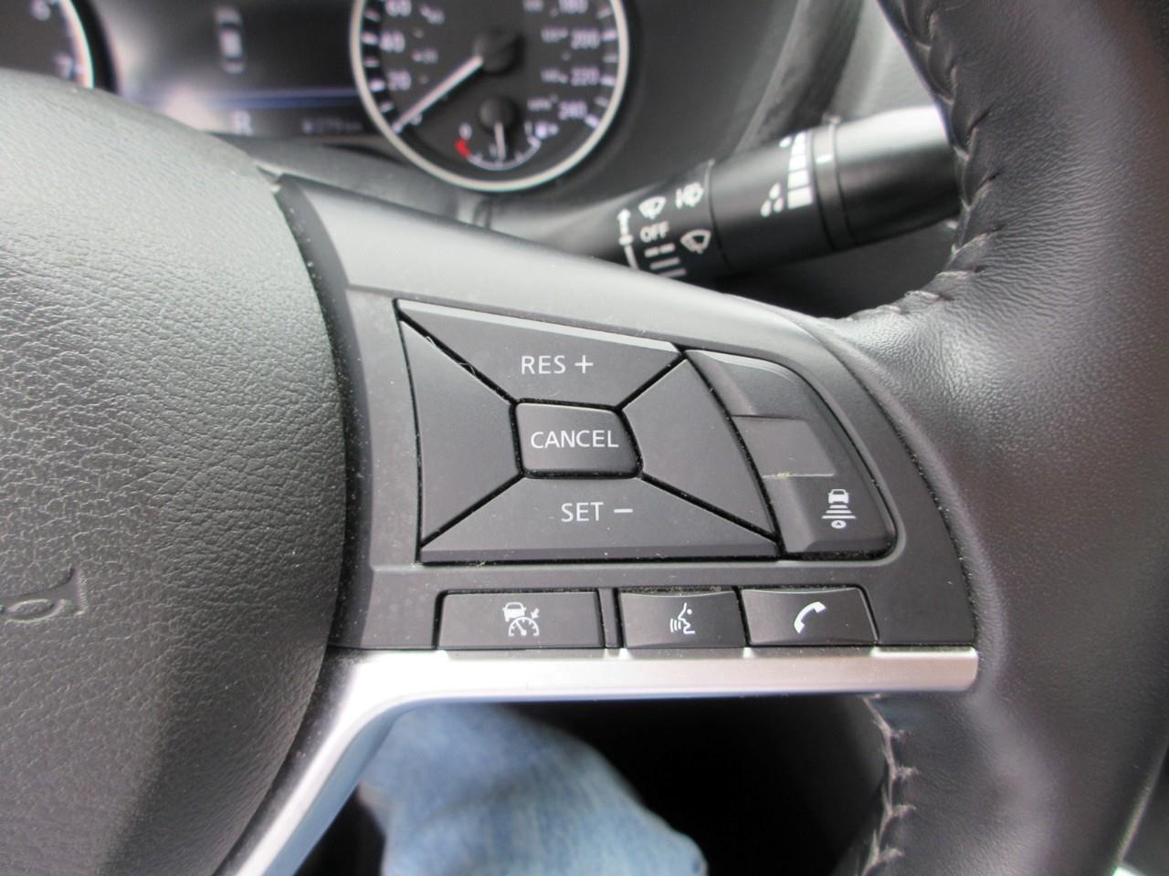 2021 Nissan Sentra SV Photo